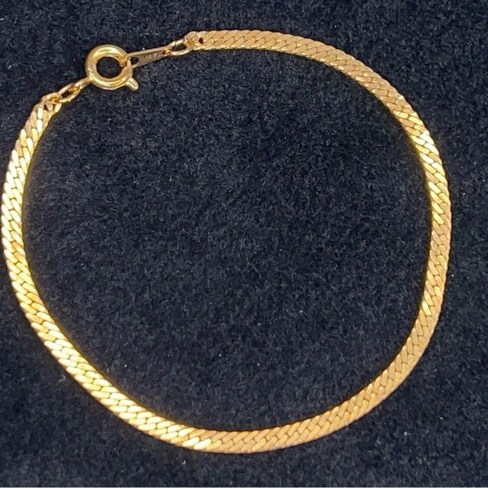 Vintage Made In Korea Yellow Gold Herringbone Bracelet Spring Ring Closure 7”